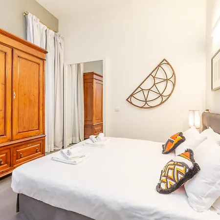 Spanish Steps Deluxe *