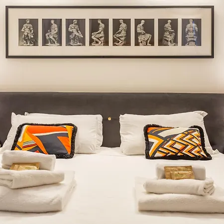 Spanish Steps Deluxe Apartment *