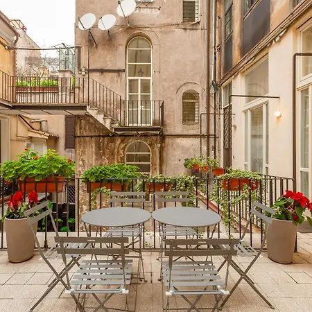 Spanish Steps Deluxe