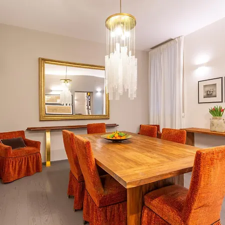 Spanish Steps Deluxe Apartamento *