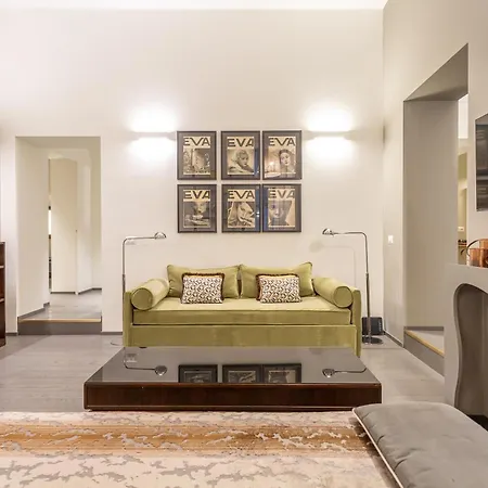 Spanish Steps Deluxe