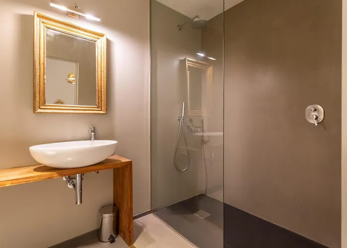 Spanish Steps Deluxe Apartment