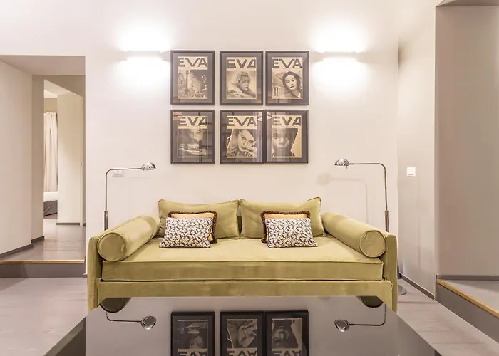 Spanish Steps Deluxe *