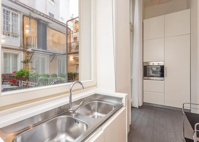 Spanish Steps Deluxe Apartment
