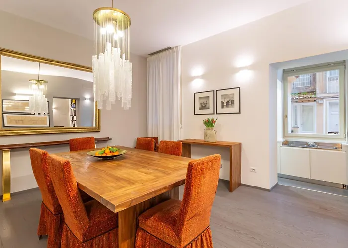 Spanish Steps Deluxe