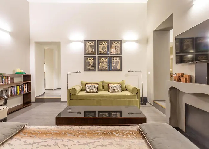 Spanish Steps Deluxe