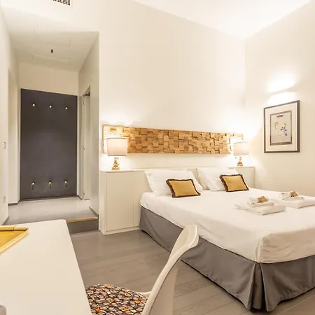 Spanish Steps Deluxe