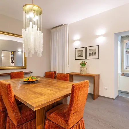 Spanish Steps Deluxe